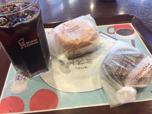 アイスコーヒーとドーナツです。_ミスタードーナツ京王八王子駅前ショップ