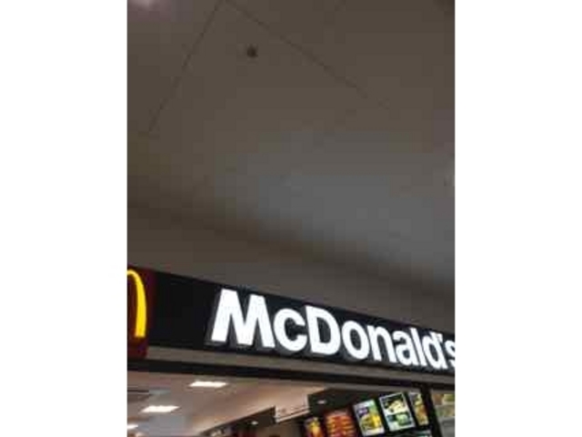 駐車場も無料です_マクドナルド湘南とうきゅう店