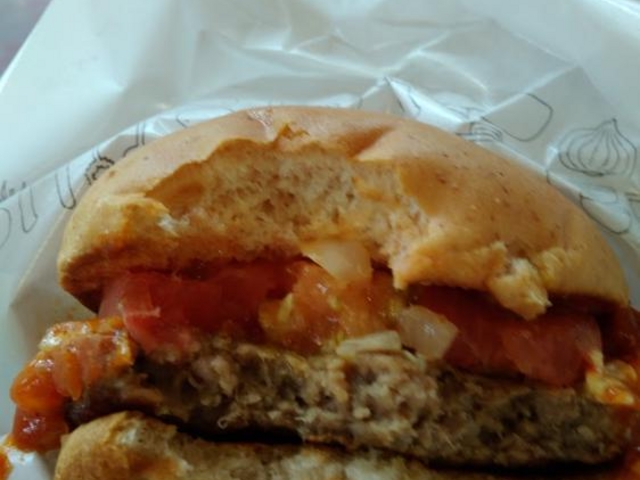 トマトが新鮮_モスバーガー橋本彩の台店