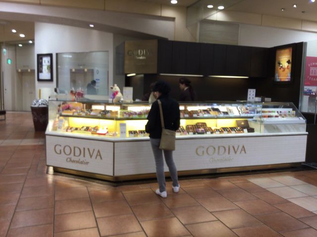 海老名駅_ゴディバ マルイファミリー海老名店
