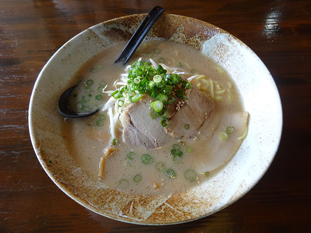 美味しいスープ_和歌山ラーメン八両 南紀白浜本店