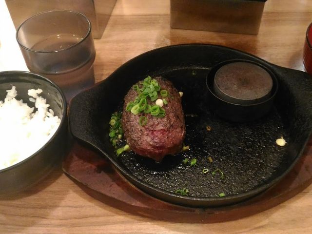 炭火焼ハンバーグ_極味や 福岡パルコ店