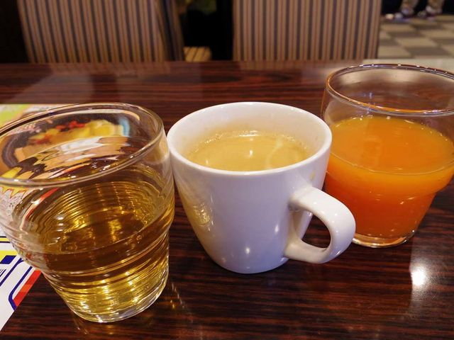 トロピカルティー、ブレンドコーヒー、野菜と果実ニンジンミックス_ガスト 柳井店
