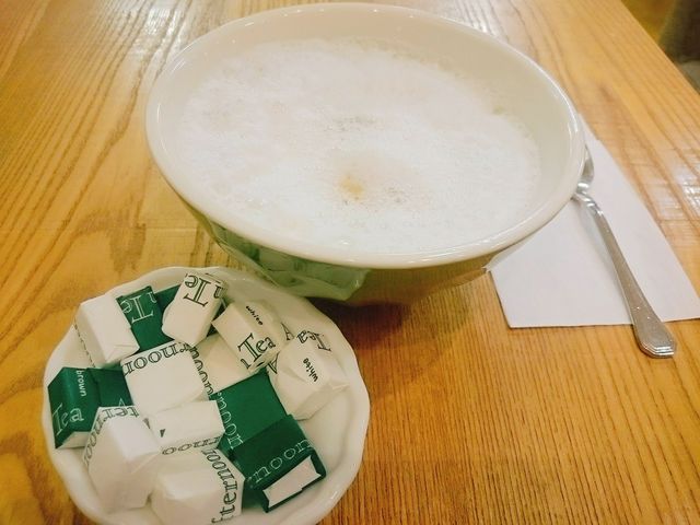 カフェオレ(ホット)689円_アフタヌーンティー・ティールーム 池袋東武店