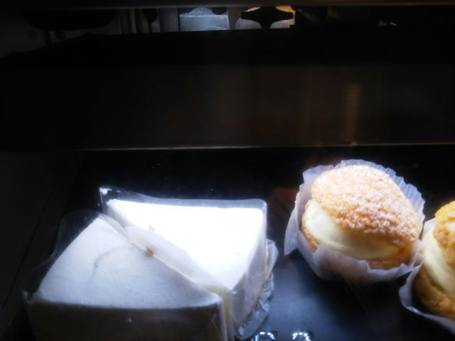 ケーキがいろいろ_カフェ・ド・クリエ 馬車道店