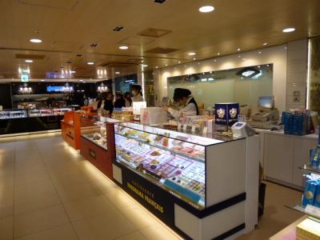 比較的人が少なく買いやすいです_横濱フランセ・東京駅一番街店
