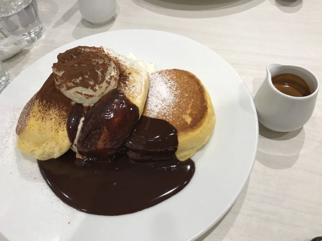 写真_幸せのパンケーキ 梅田店