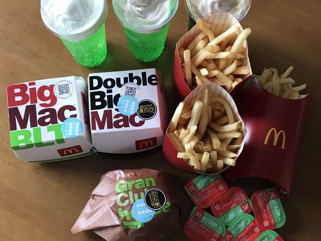 株主優待券でドーンと注文しました_マクドナルド(McDonald’s)48号愛子ヨークタウン店