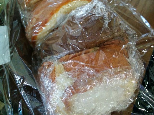 たまたま見つけたロールケーキ切り落とし。お買い得_スイーツ&レストラン なよろ菓子工房 ブラジル