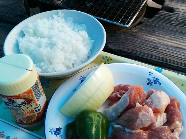 お肉と野菜の盛り合わせ。ラムは火を通しすぎない方が美味しい。_島っ子食堂