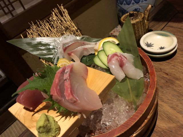 お造り盛り合わせ。新しくて美味しいです。_あかぼし