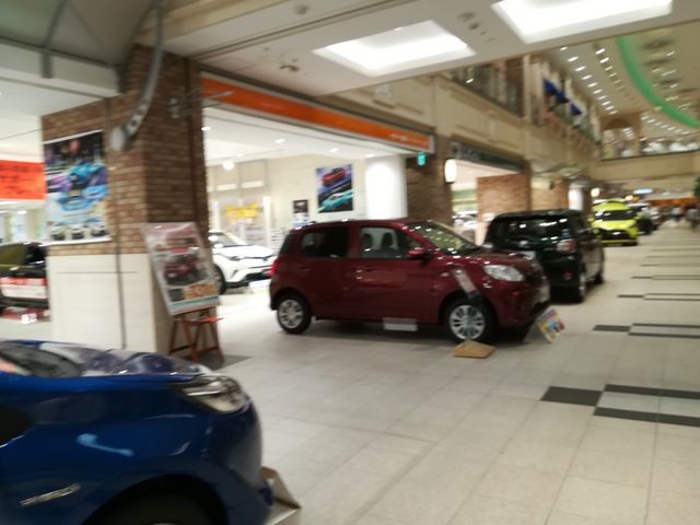 トヨタ系ディーラーが並んでいます。_カラフルタウン岐阜 オートモール