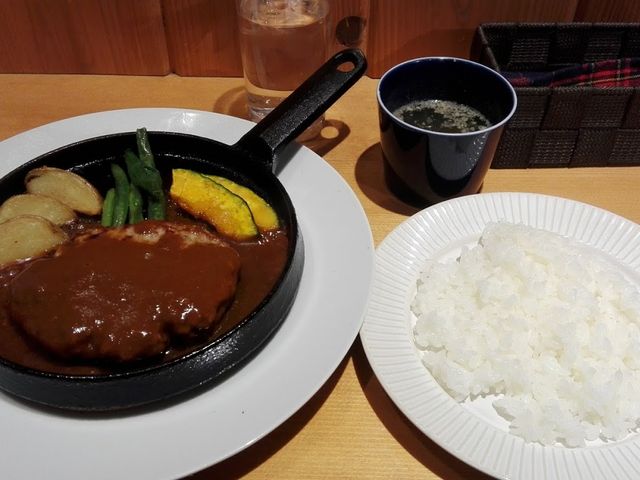 限定5食の粗引きハンバーグ(デミグラスソース)!_お肉のつしま