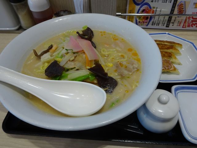 麺1.5倍、餃子3プラス1個_リンガーハット 千葉海浜幕張店