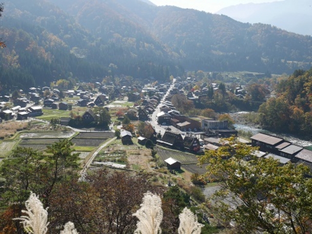 山あいの村です_白川村