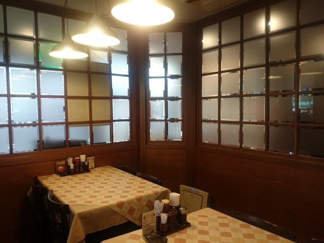 店内_フットレスト