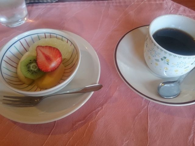 コーヒーとフルーツ_レストラン ツインハート