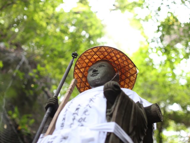 御瀧場に御安置される弘法大師空海_総本山 本福寺
