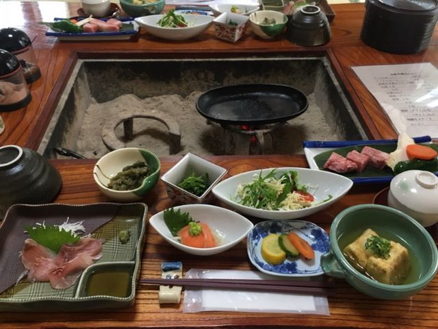 後蕎麦などが付いているので、写真は全ての料理ではないですがボリューム満点です^^_民宿 内山