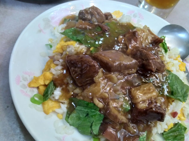 牛バラチャーハン_牡丹園