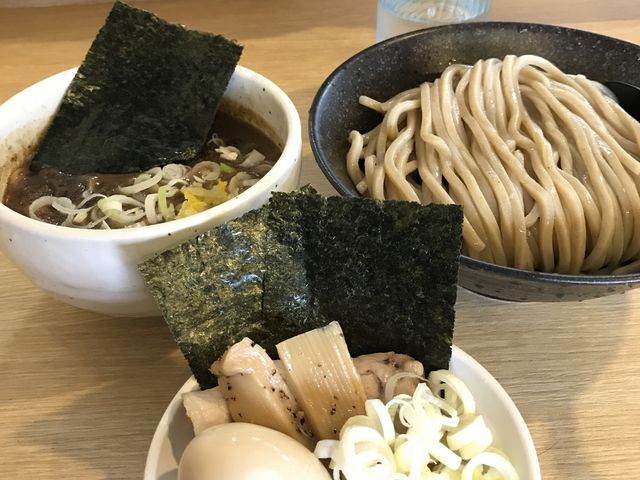 つけ麺並280gとトッピングの全部のせ(チャーシュー、のり、メンマ、玉子が増量)_麺屋 たけ井