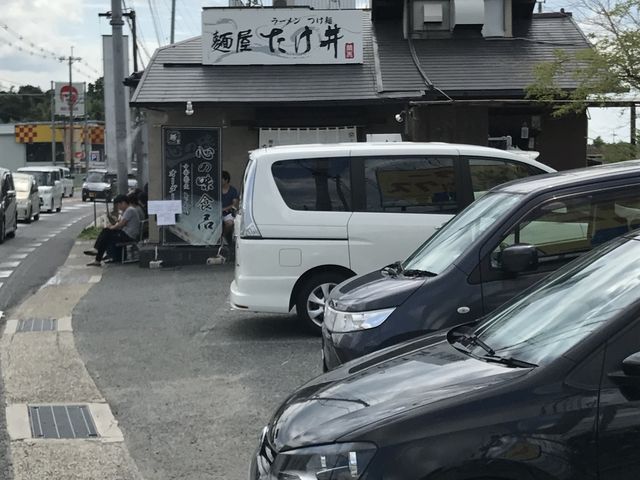 国道24号線沿いに店はある。_麺屋 たけ井