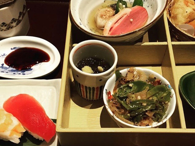 和食_かごの屋 服部店