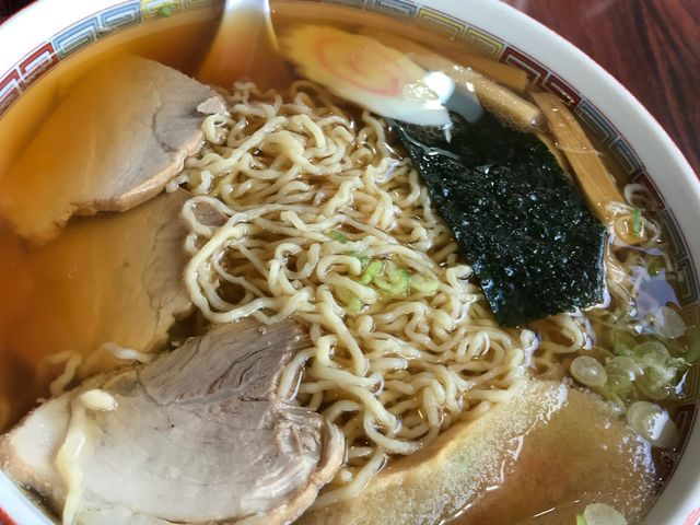 本店デス。
大変美味しくいただきました!
チョット大盛りだったので、後半辛くなって来ました。_名代 三角そばや