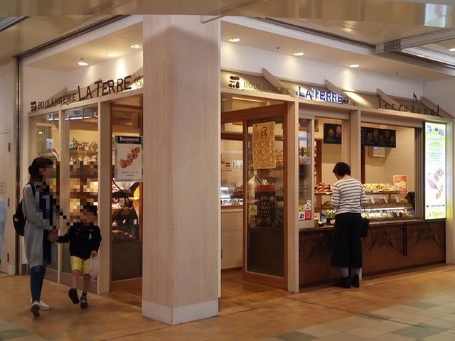 ラテール外観_ブーランジェリー・ラ・テール・ecute品川south店