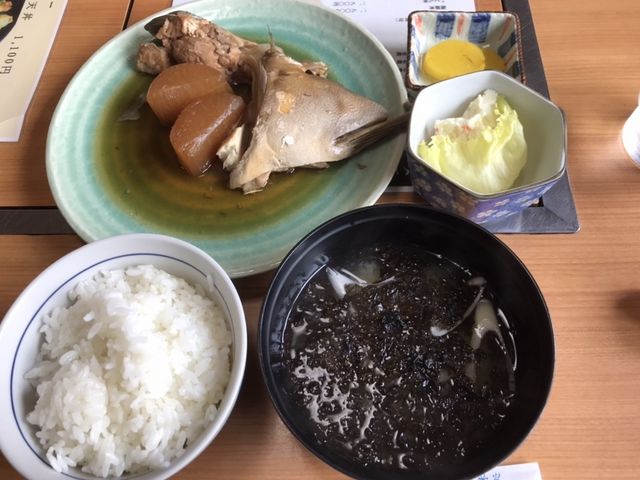 煮魚定食900円_よってけまるとみ