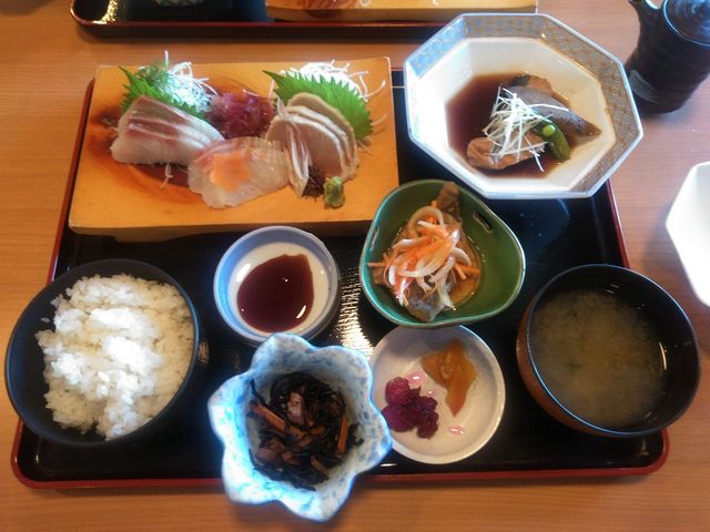 地魚定食(煮魚)_あみもと