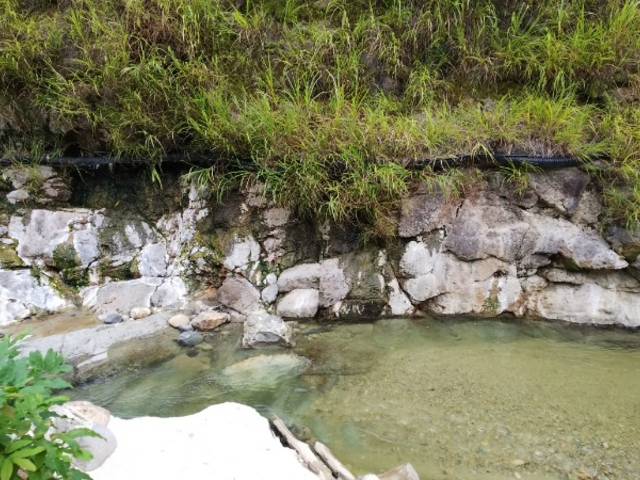 川湯。女性の方は水着、タオル巻きOK(持参)7月〜9月_奥小安・大湯温泉