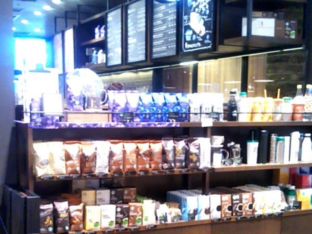 『スターバックスコーヒー イオンモール幕張新都心グランドモール店』。_スターバックスコーヒー イオンモール幕張新都心グランドモール店