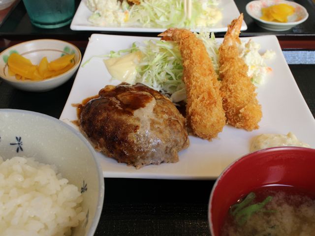 美瑛豚ハンバーグ定食_だいまるファミリーレストラン