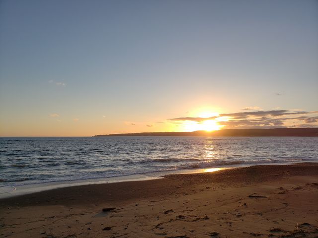 夕日が綺麗です_佐和田海水浴場