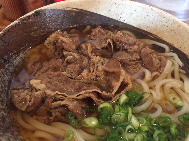 肉うどん_まるまるうどん 東長崎店