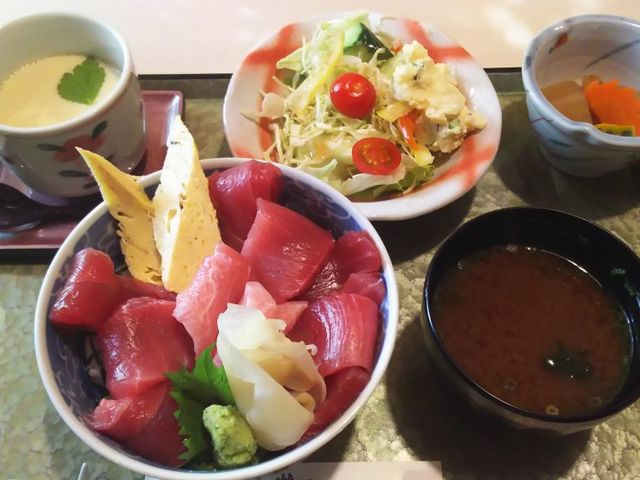 マグロ丼_いけす鶴八 名駅はなれ