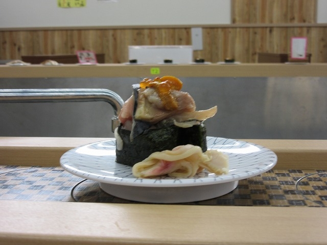 ネタがこぼれてます_市場寿し海の駅店