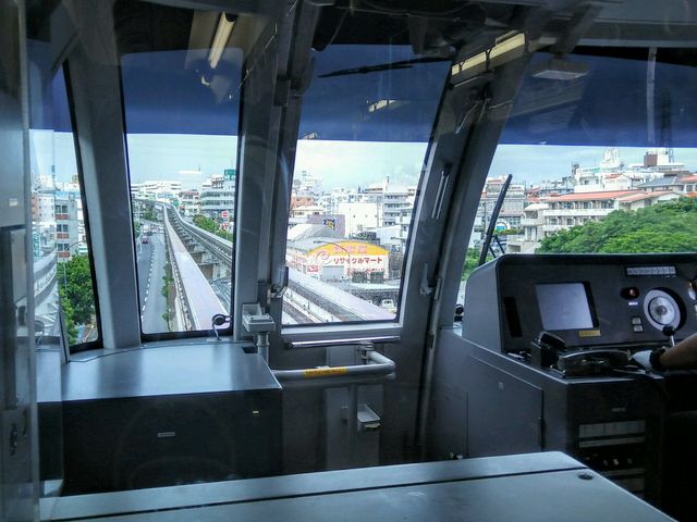 ゆいレールに乗車_ゆいレール首里駅