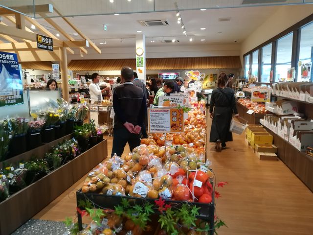 地元の農産物販売_道の駅 かつらぎ西