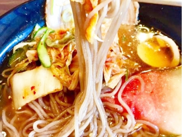 焼肉春香苑の別府冷麺♪つるつるシコシコな麺は長ぁ〜いとでつ_春香苑