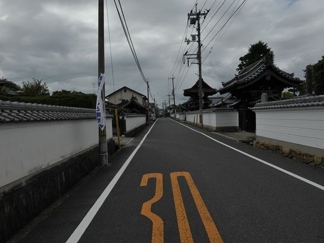 寺院が並ぶ城西寺町エリア_城西寺町筋