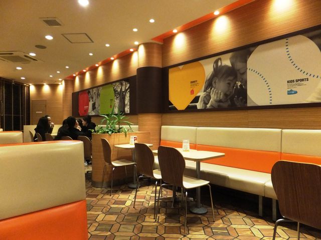 店内の様子:改装されて雰囲気が変わりました。_マクドナルド水口店