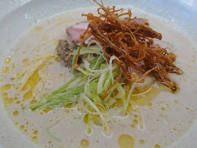 きのこらぁ麺ポタージュ仕立て_ダイニングバー ミラコロ MIRACOLO