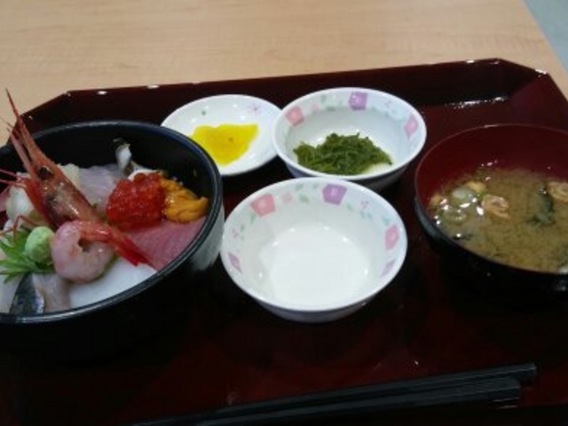 海鮮丼_女川魚市場食堂