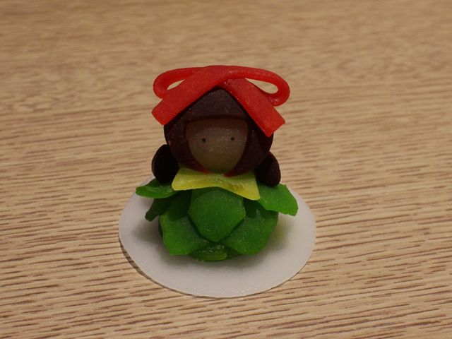 女の子の形のお菓子でした_nikiniki