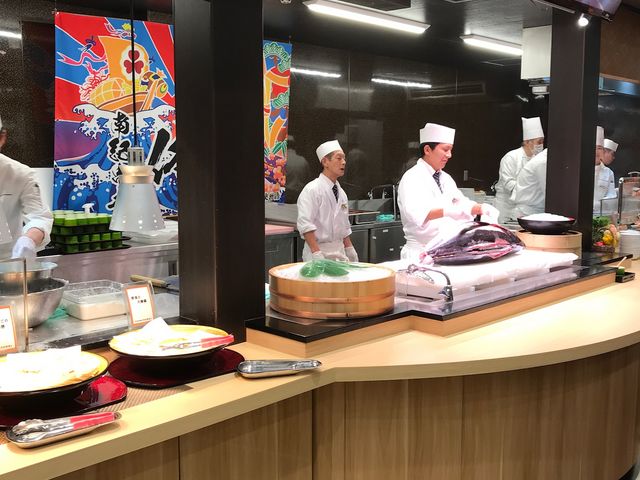 マグロの解体_大江戸温泉物語 南紀串本