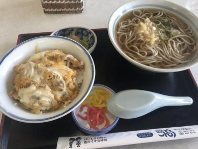 かけそばとミニ親子丼_こんどう食堂