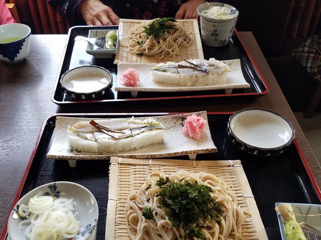 蕎麦と良く押し寿司_普論洞