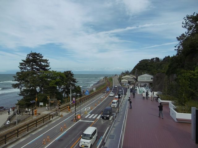 デッキからの眺めです。_道の駅「雨晴-AMAHARASHI」